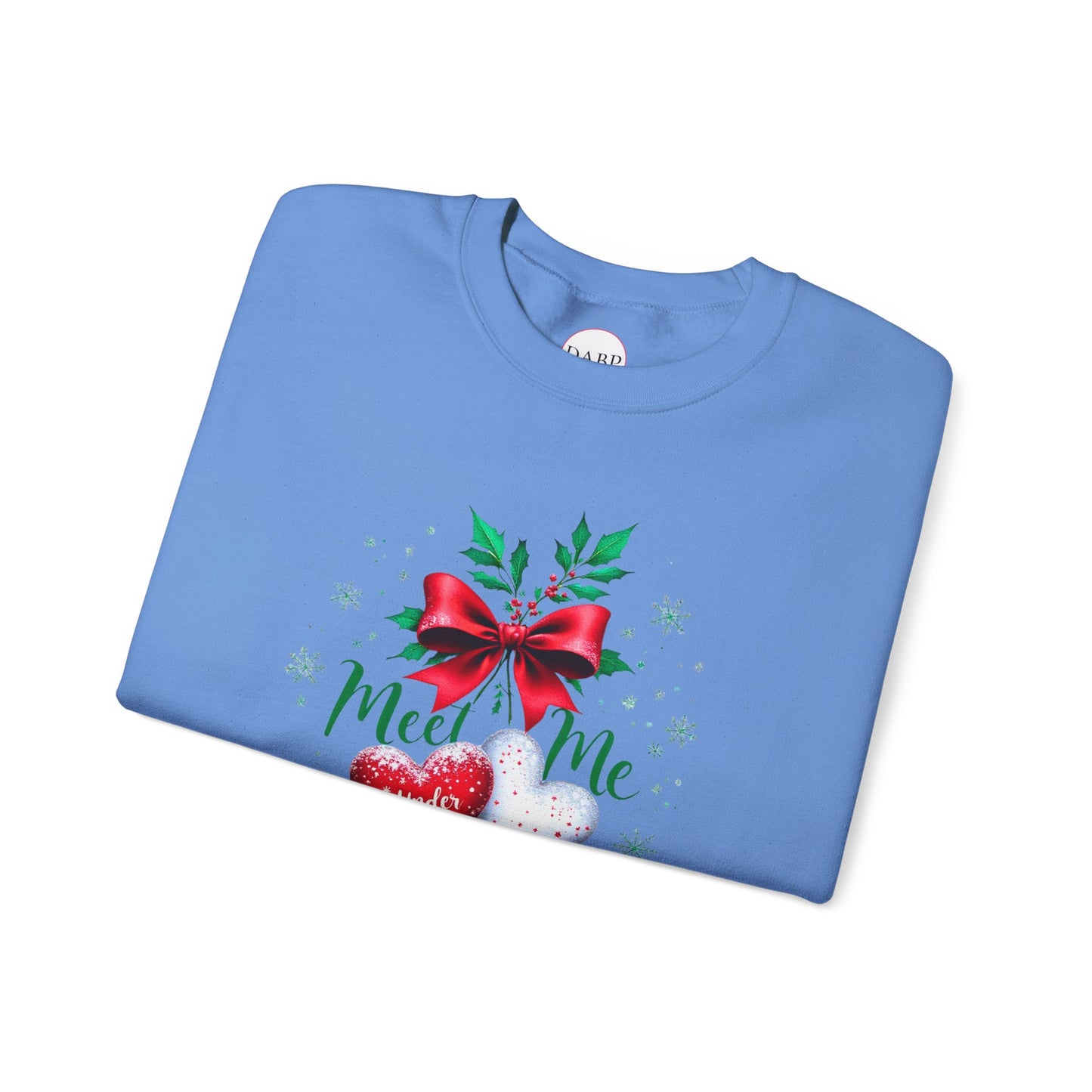 Sudadera unisex de cuello redondo Heavy Blend™ - Meet Me Under the Mistletoe - Vacaciones románticas