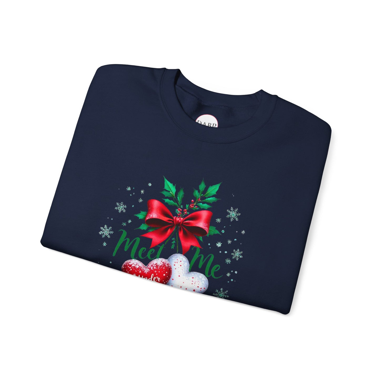 Sudadera unisex de cuello redondo Heavy Blend™ - Meet Me Under the Mistletoe - Vacaciones románticas