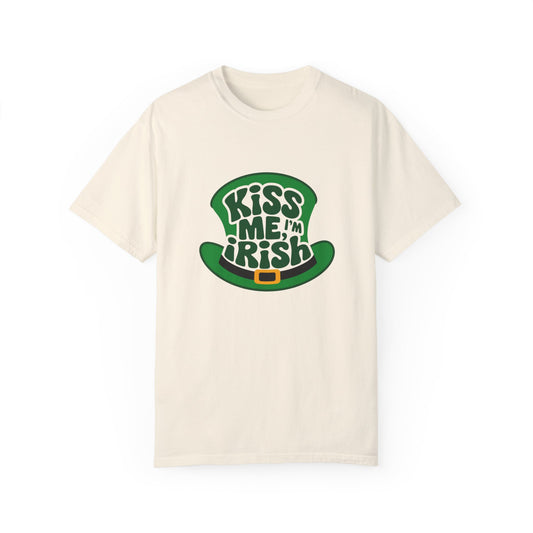 Comfort Colors 1717 Unisex Garment-Dyed T-shirt - Kiss Me, I'm Irish St. Patrick’s Day Tee – Lucky Leprechaun Hat Design