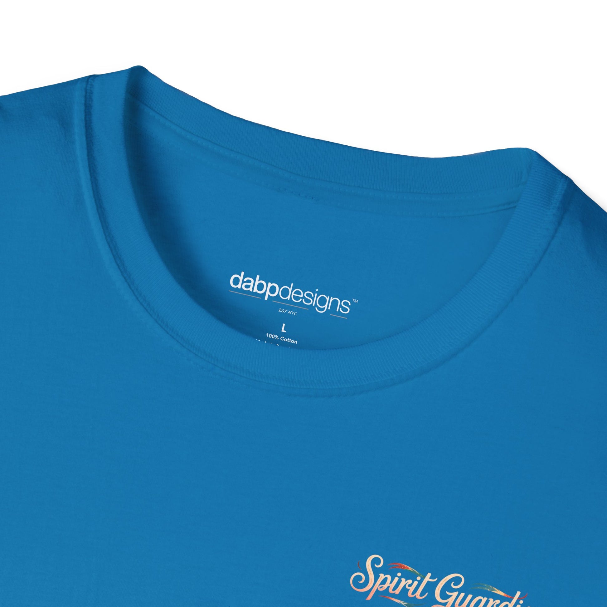 Close-up of a blue t-shirt with 'dabbdessins' logo on the collar and 'Spirit Guard' text on the sleeve.