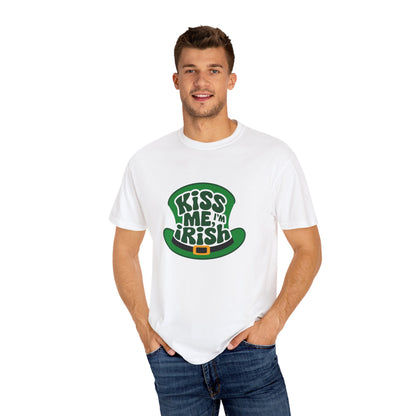 Comfort Colors 1717 Unisex Garment-Dyed T-shirt - Kiss Me, I'm Irish St. Patrick’s Day Tee – Lucky Leprechaun Hat Design