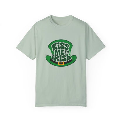 Comfort Colors 1717 Unisex Garment-Dyed T-shirt - Kiss Me, I'm Irish St. Patrick’s Day Tee – Lucky Leprechaun Hat Design