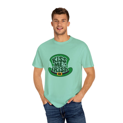 Comfort Colors 1717 Unisex Garment-Dyed T-shirt - Kiss Me, I'm Irish St. Patrick’s Day Tee – Lucky Leprechaun Hat Design