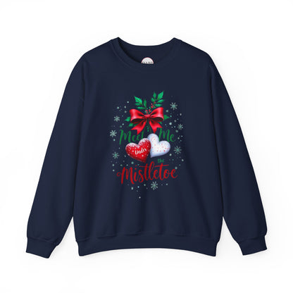 Sudadera unisex de cuello redondo Heavy Blend™ - Meet Me Under the Mistletoe - Vacaciones románticas