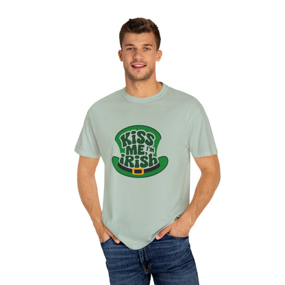 Comfort Colors 1717 Unisex Garment-Dyed T-shirt - Kiss Me, I'm Irish St. Patrick’s Day Tee – Lucky Leprechaun Hat Design