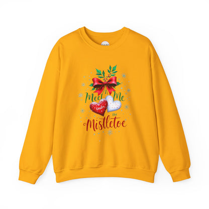 Sudadera unisex de cuello redondo Heavy Blend™ - Meet Me Under the Mistletoe - Vacaciones románticas