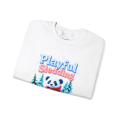 Sudadera unisex de cuello redondo Heavy Blend™ - Panda juguetón en trineo