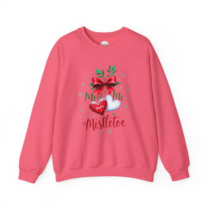 Sudadera unisex de cuello redondo Heavy Blend™ - Meet Me Under the Mistletoe - Vacaciones románticas